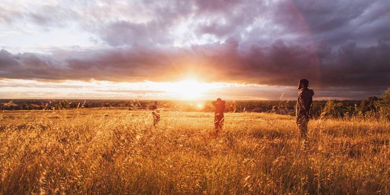 构建未来连接：移动应用与物联网设备通信协议及定制化软件解决方案开发指南