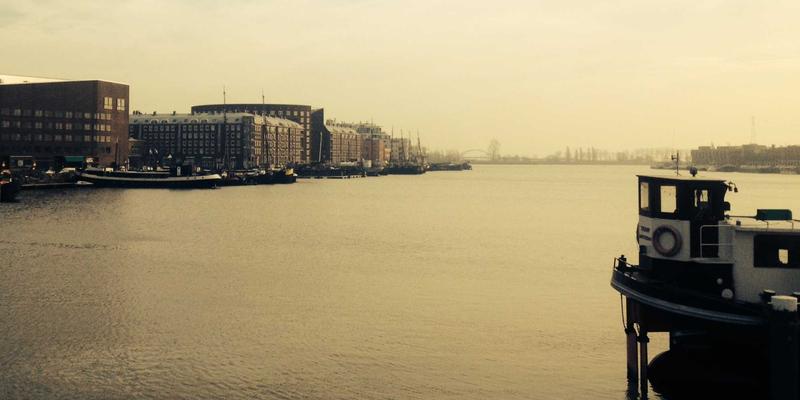 移动应用开发:连接软件工程、移动平台与Web应用的技术三角